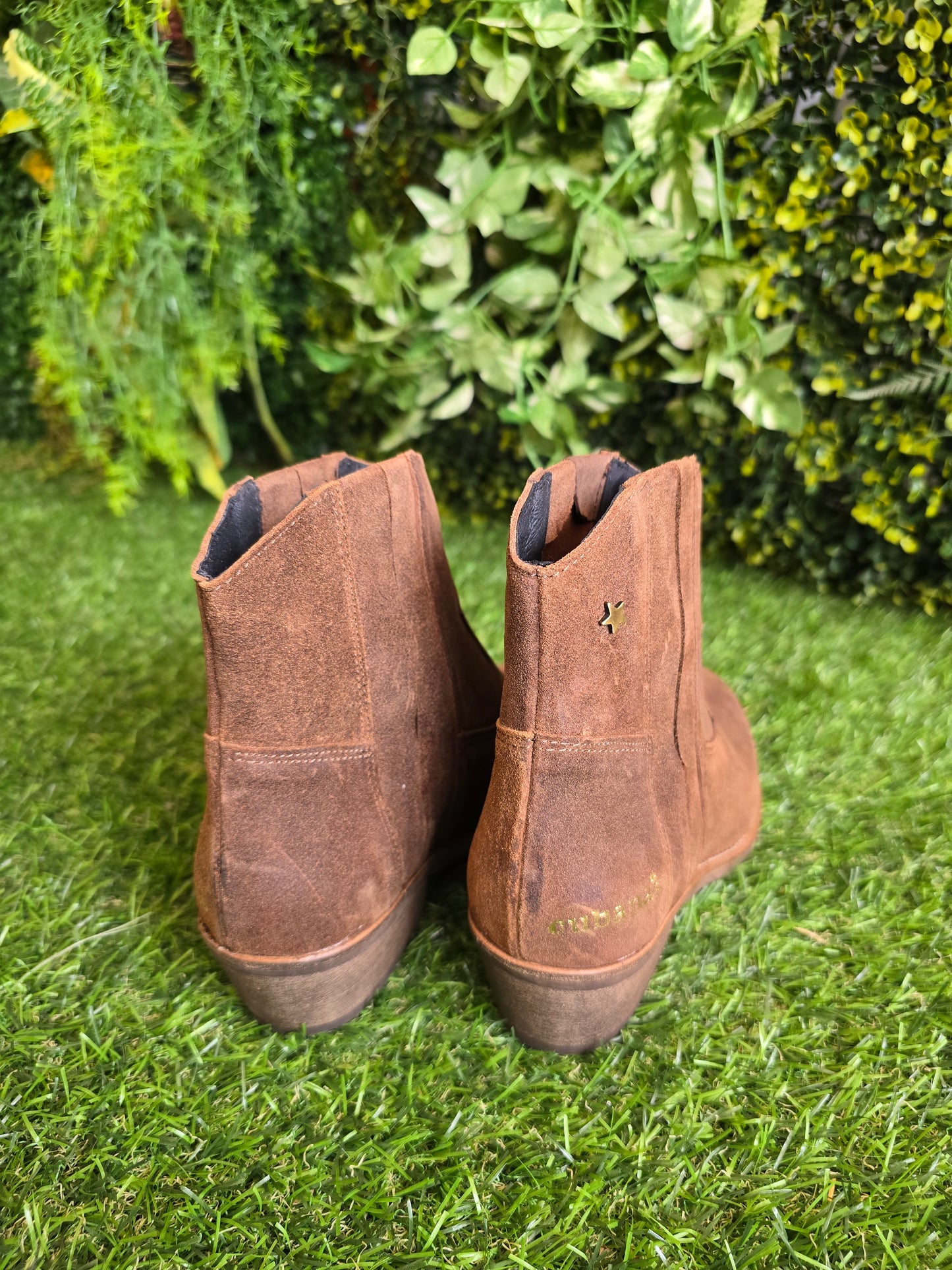 Botas Cubanas em Camurça Castanha