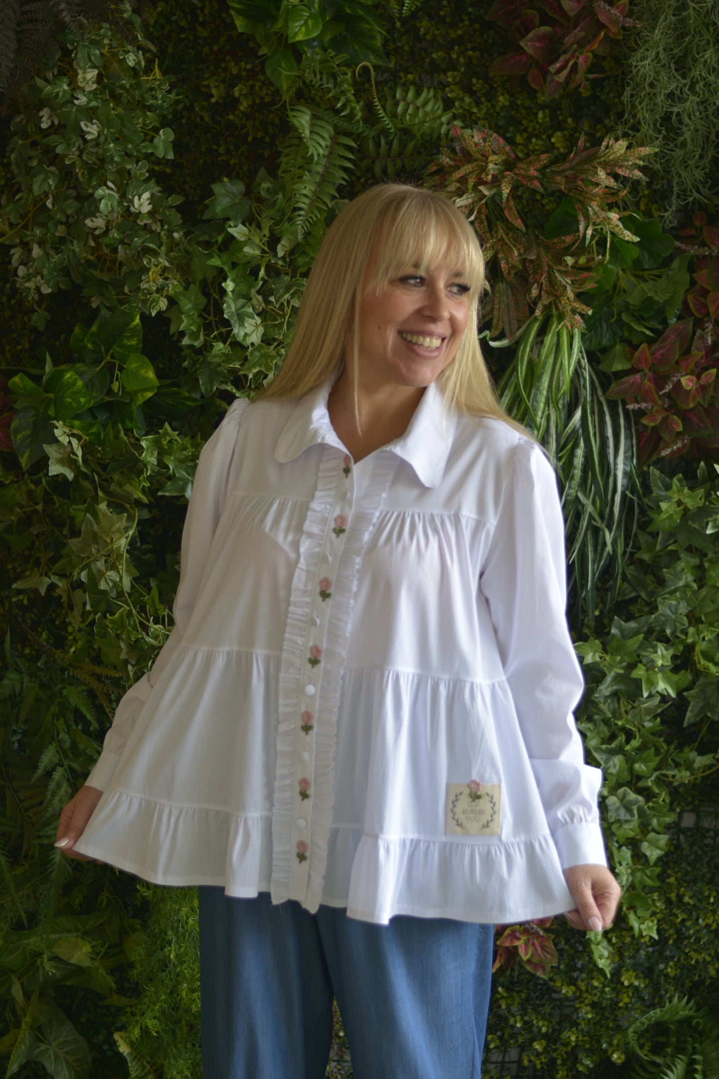 Camisa branca com florzinhas