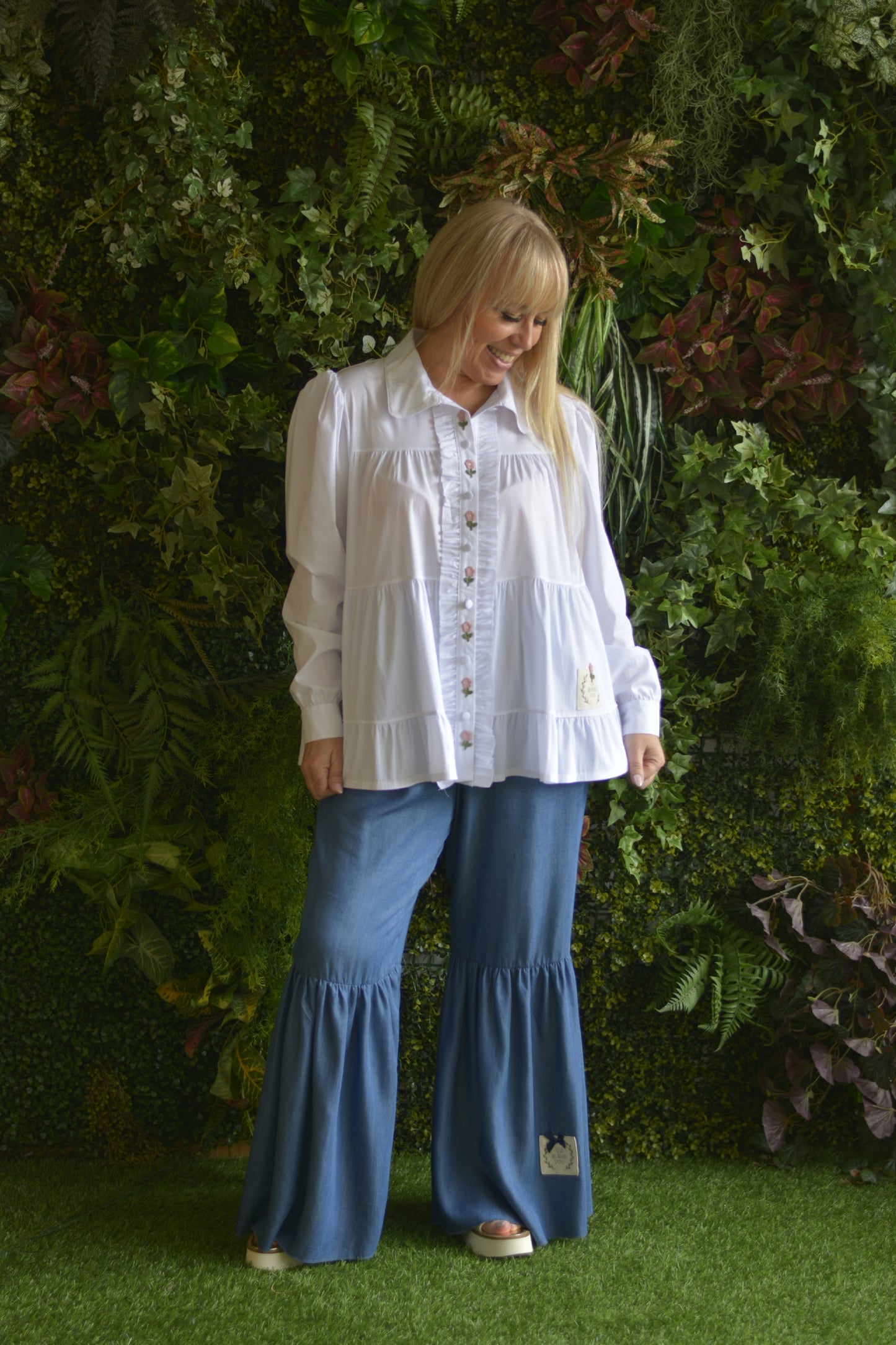 Camisa branca com florzinhas