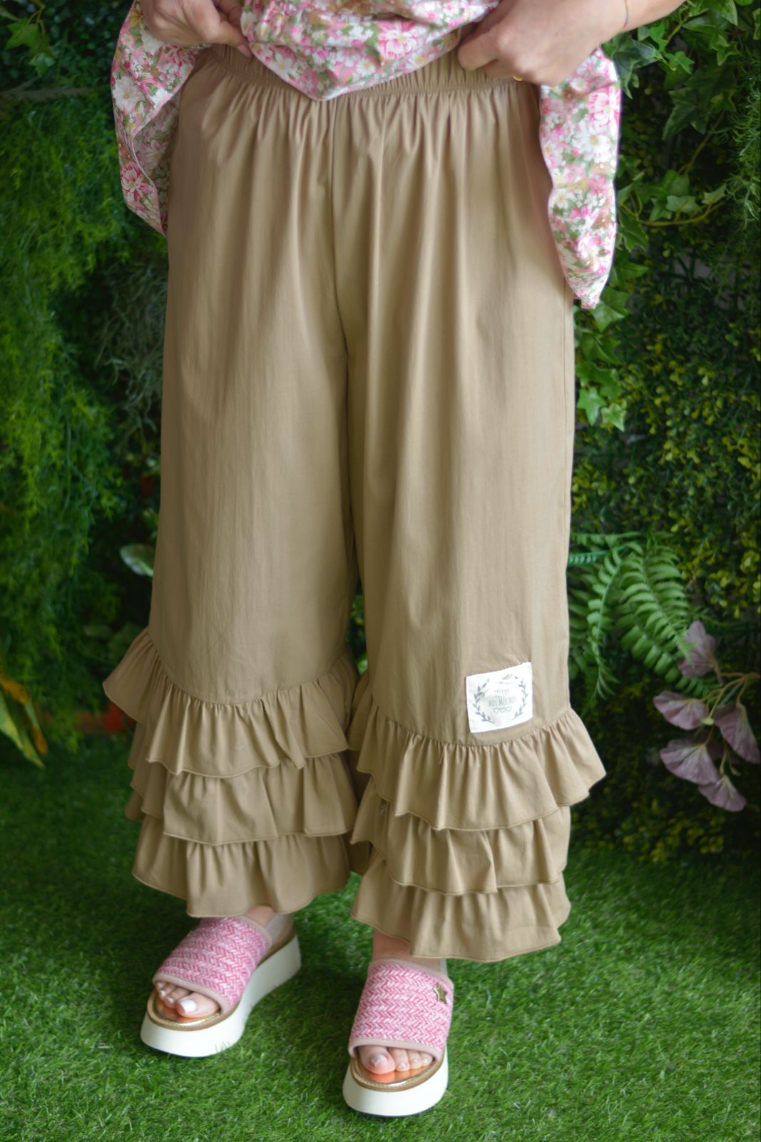 Pantalonas folhos creme