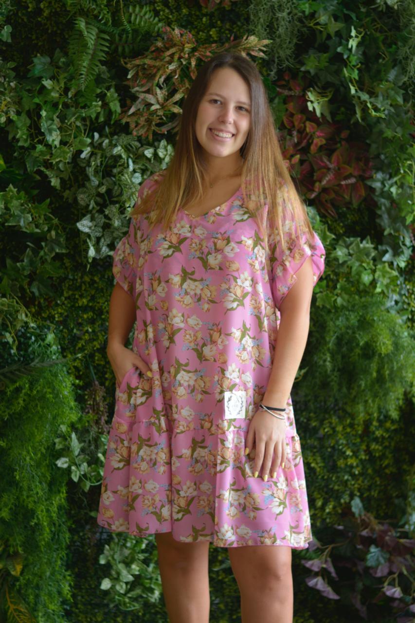Vestido curto rosa flores