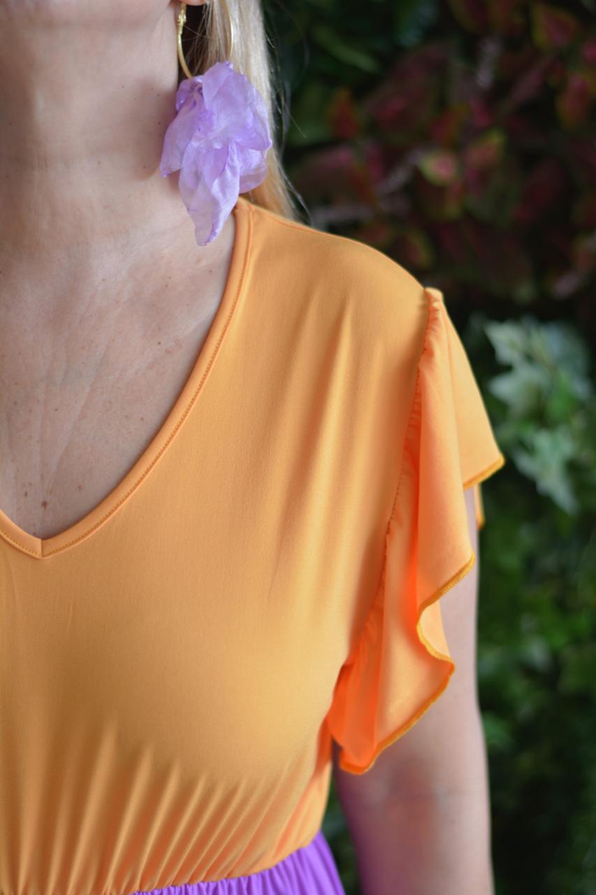 Vestido lilás e laranja