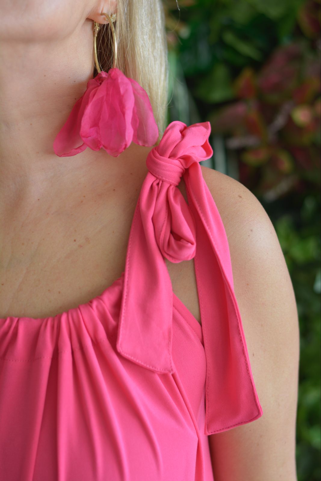 Vestido fuschia laço