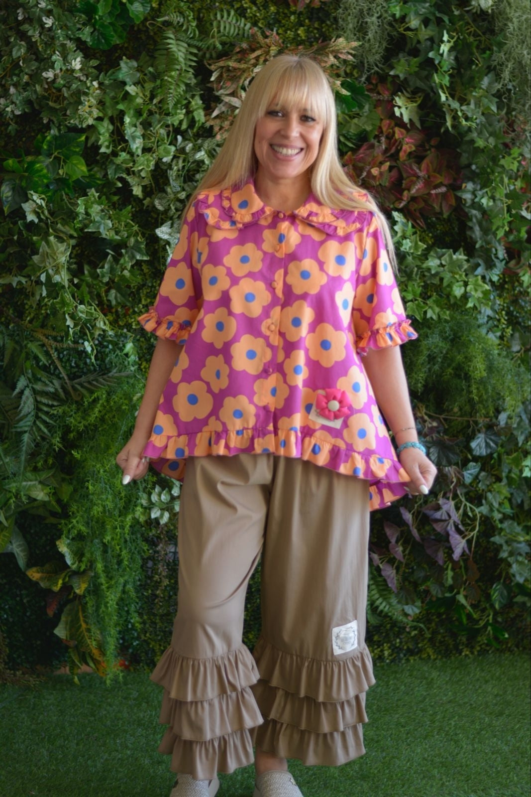 Camisa beringela flores laranja