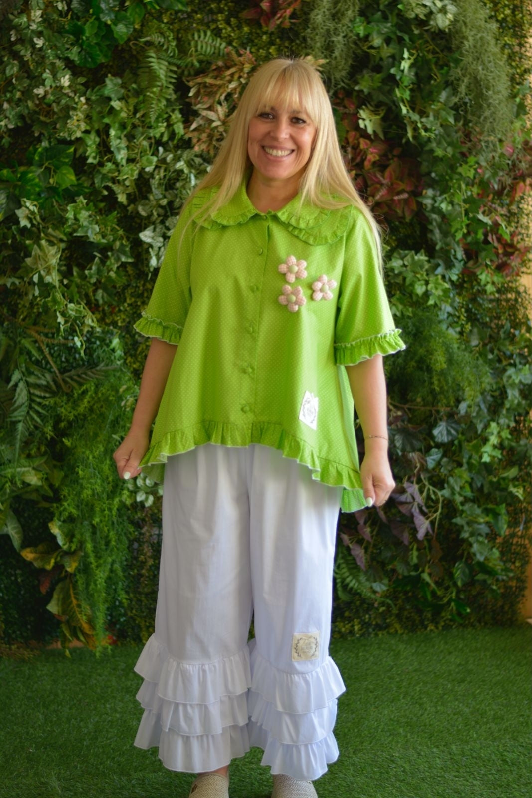 Camisa lima pintinhas brancas