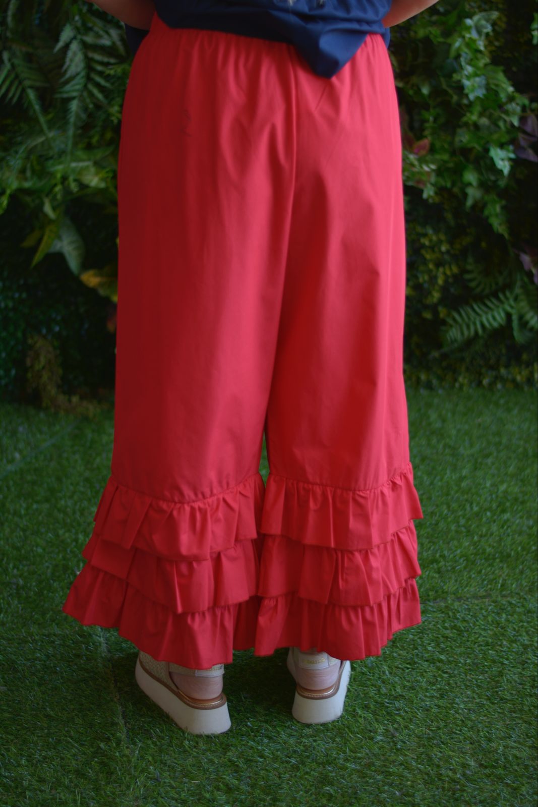 Pantalonas vermelha folhos