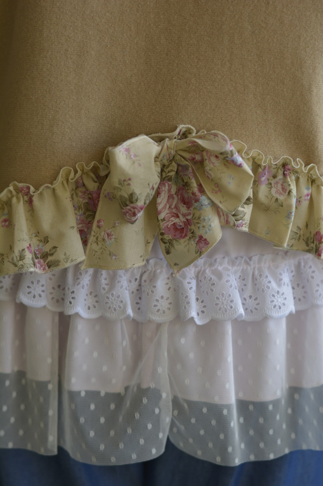 Camisola Lambezul Creme Bolso Flores
