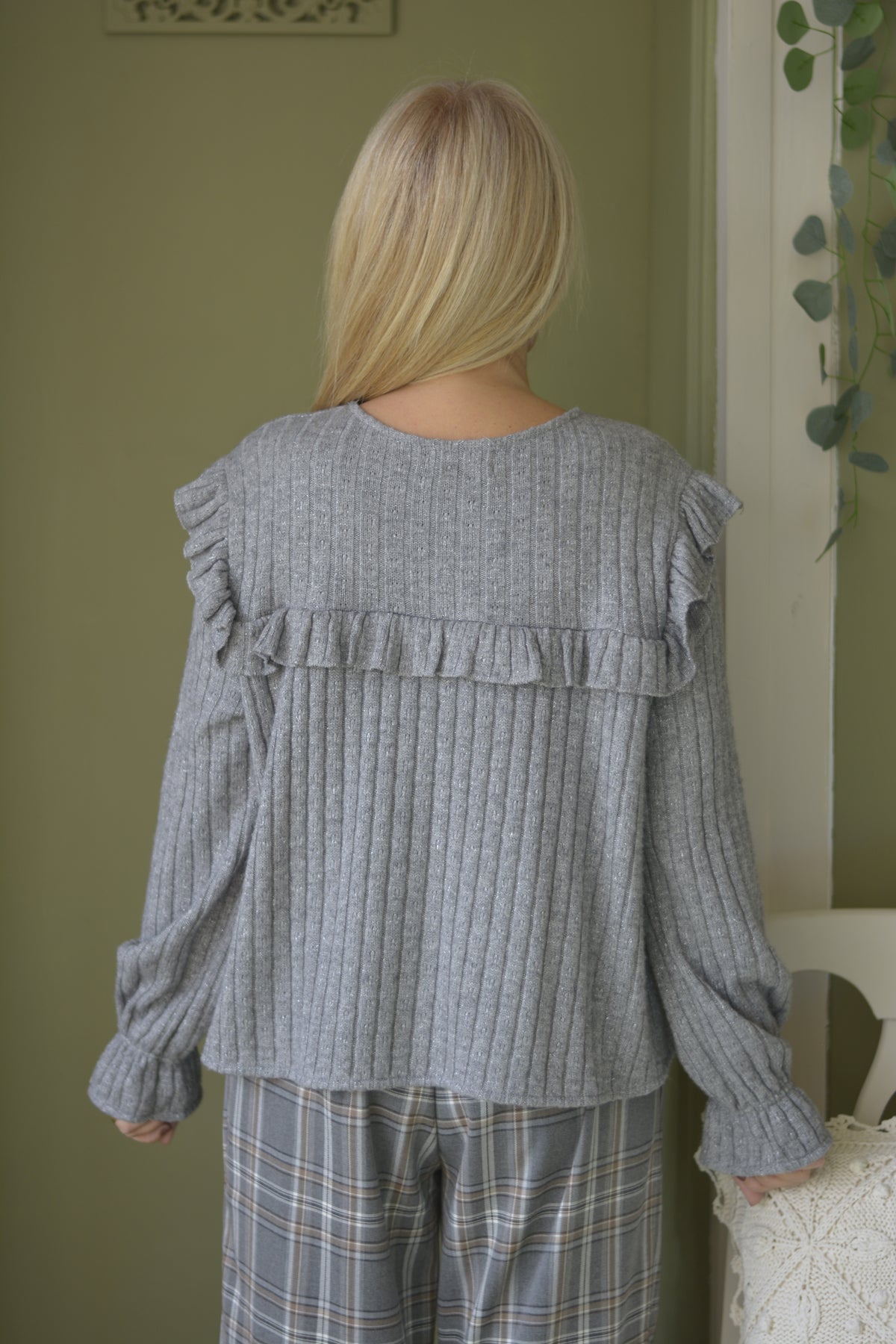 Camisola Cinza com Aplicação Flores