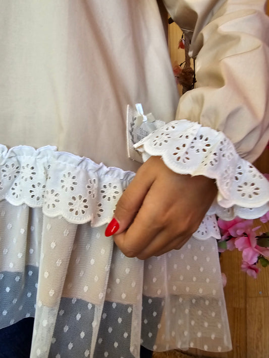Camisa creme com tule