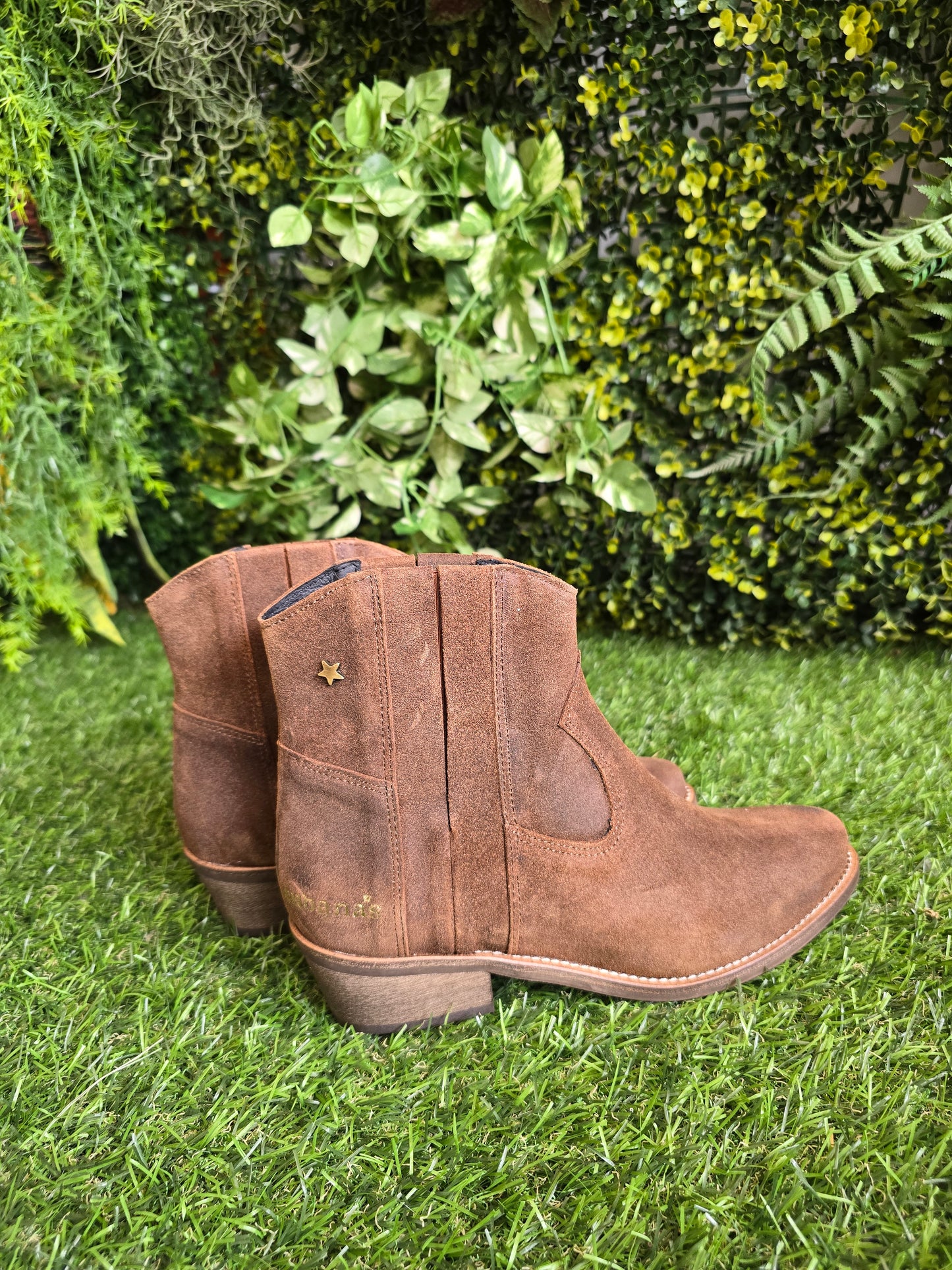 Botas Cubanas em Camurça Castanha