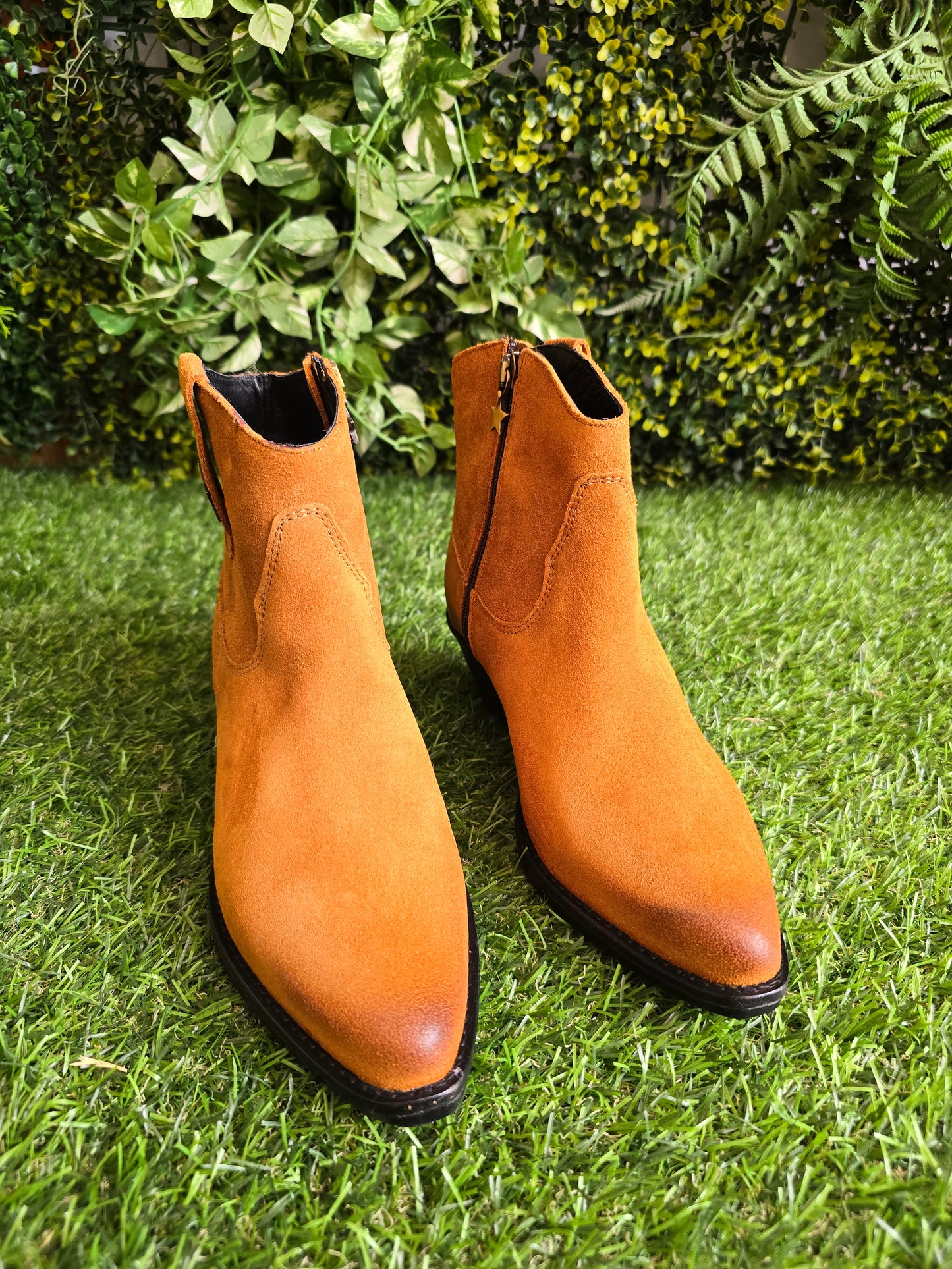 Botas Cubanas em Camurça Camel