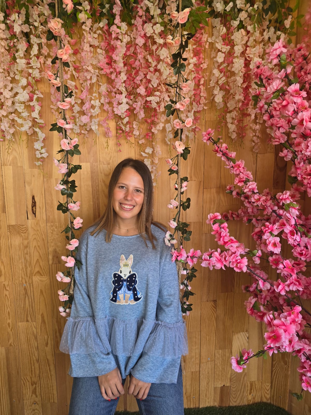 Camisola azul com coelhinha