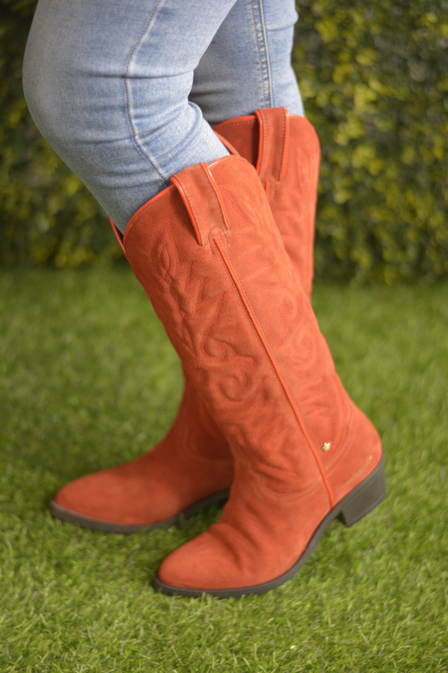 Botas Cubanas em Camurça Vermelha