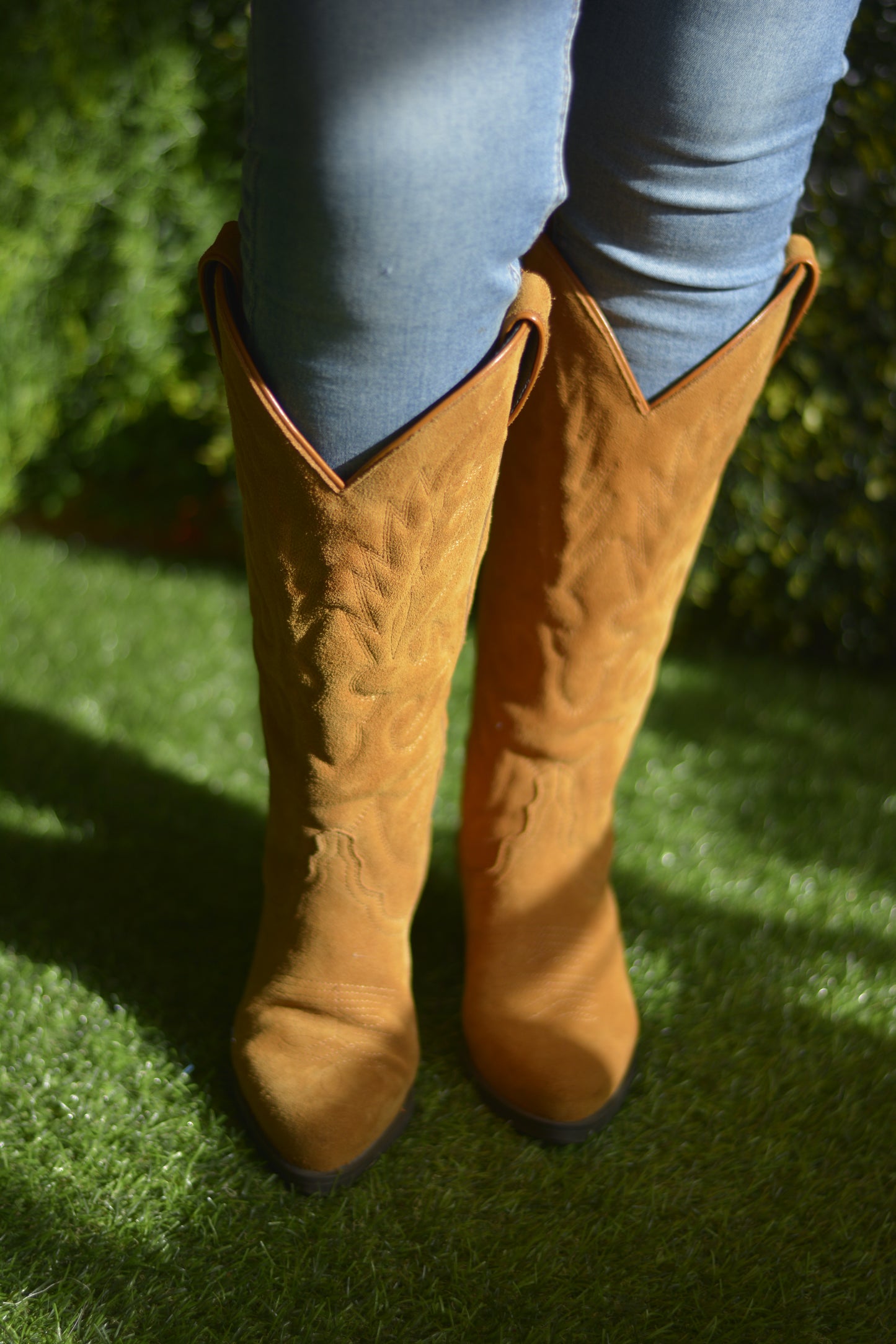 Botas Cubanas em Camurça Camel