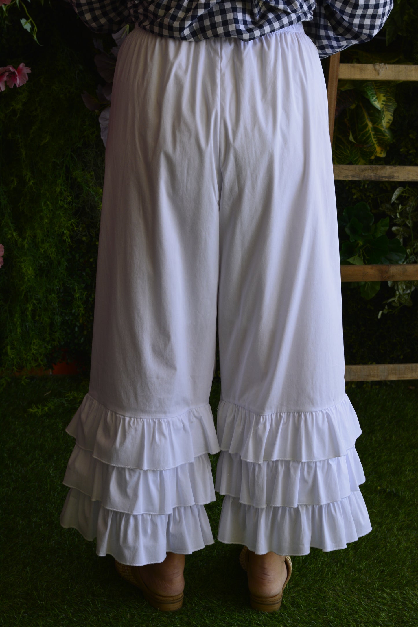 Pantalonas folhos branca