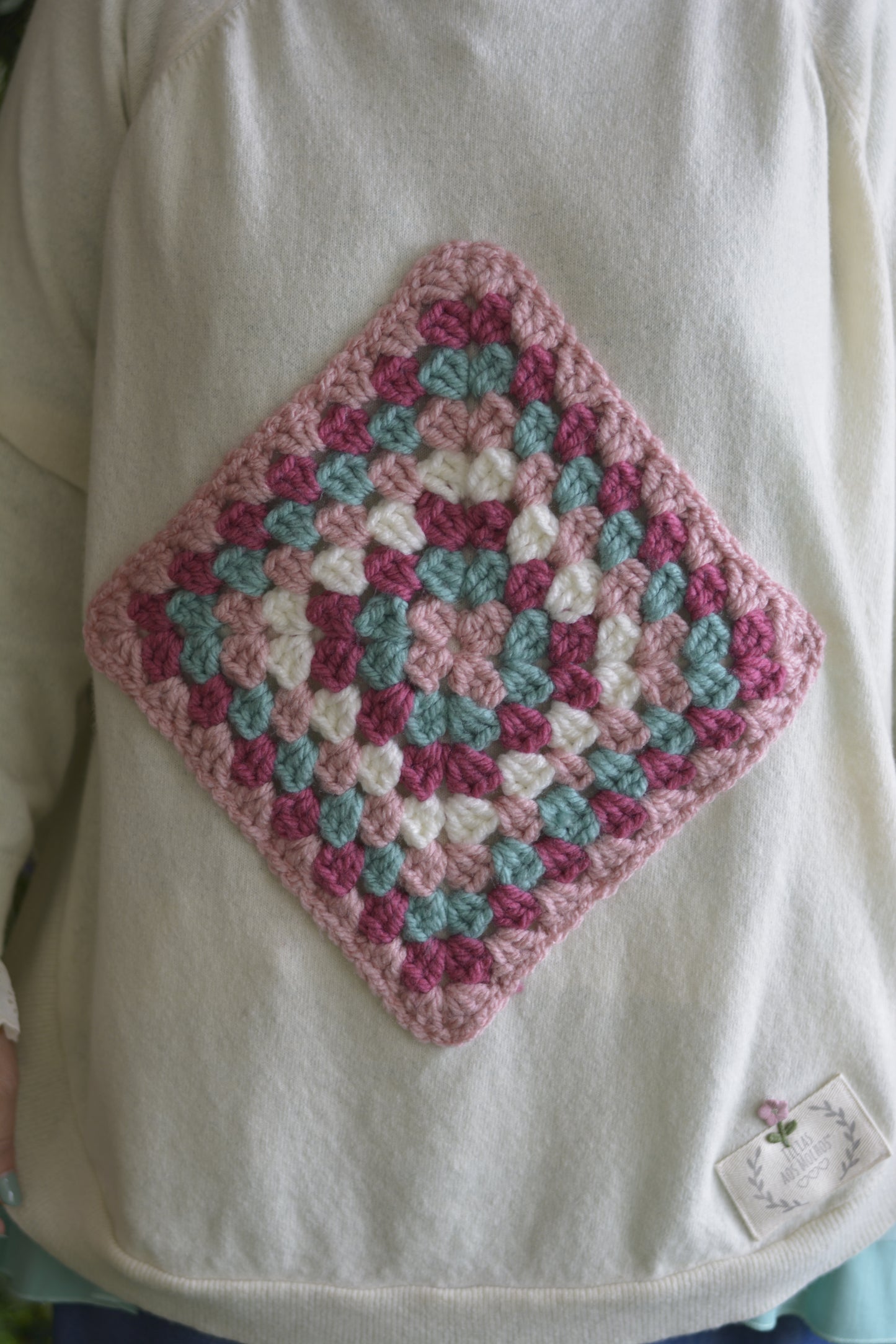 Camisola Lambezul Cru Patch Crochet