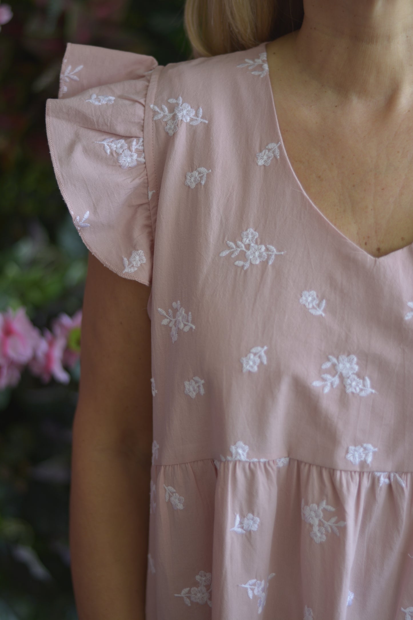 Vestido Rosa Flores Bordadas