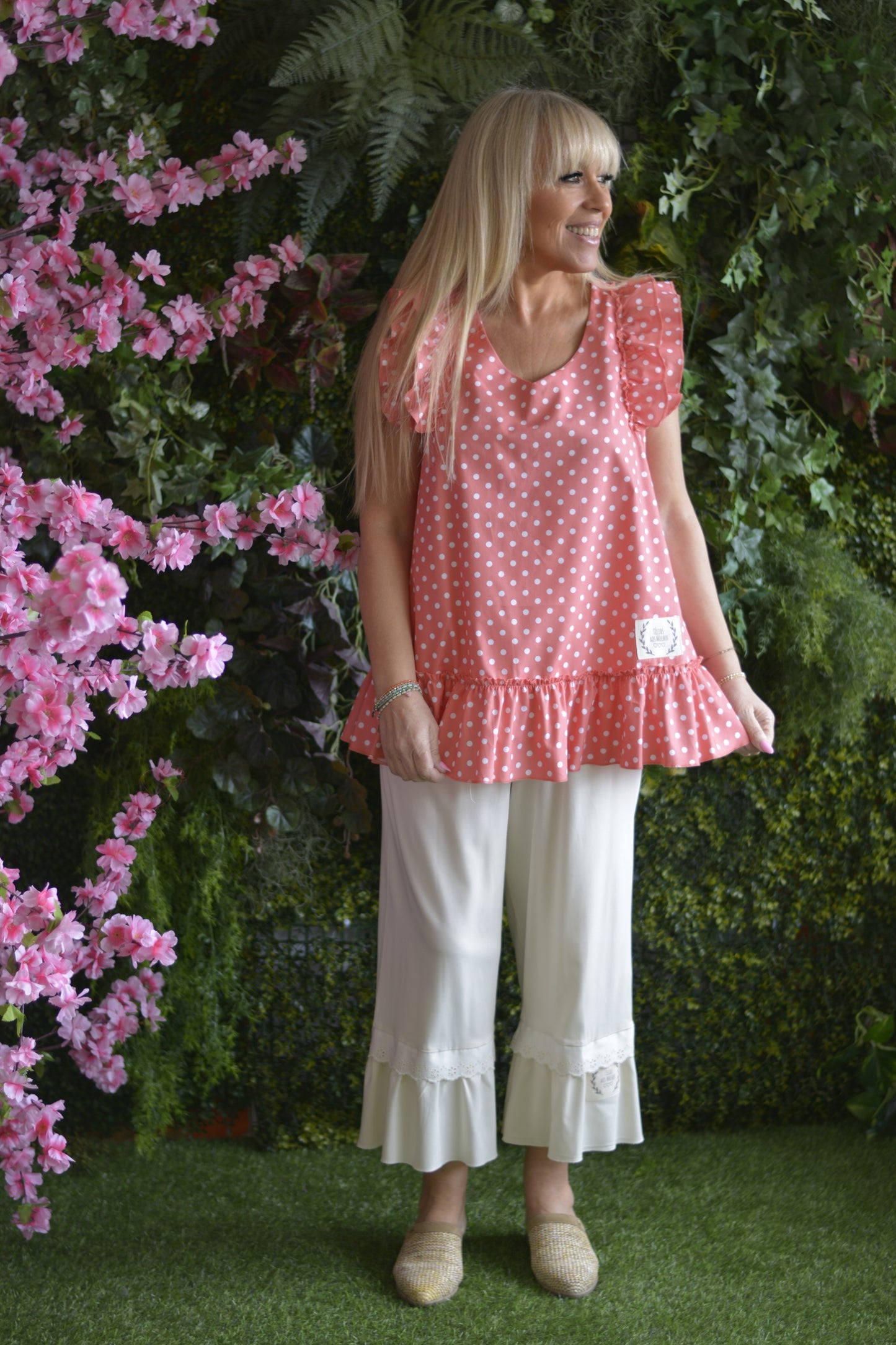 Top Coral Bolas Brancas