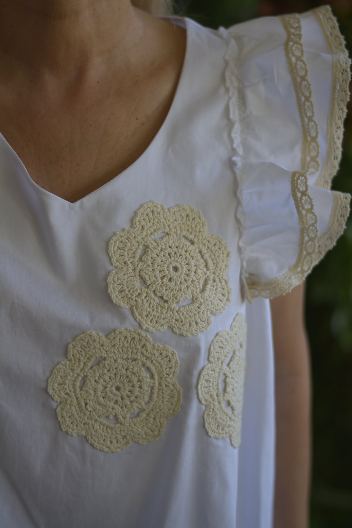 Top Branco com Aplicação de Renda