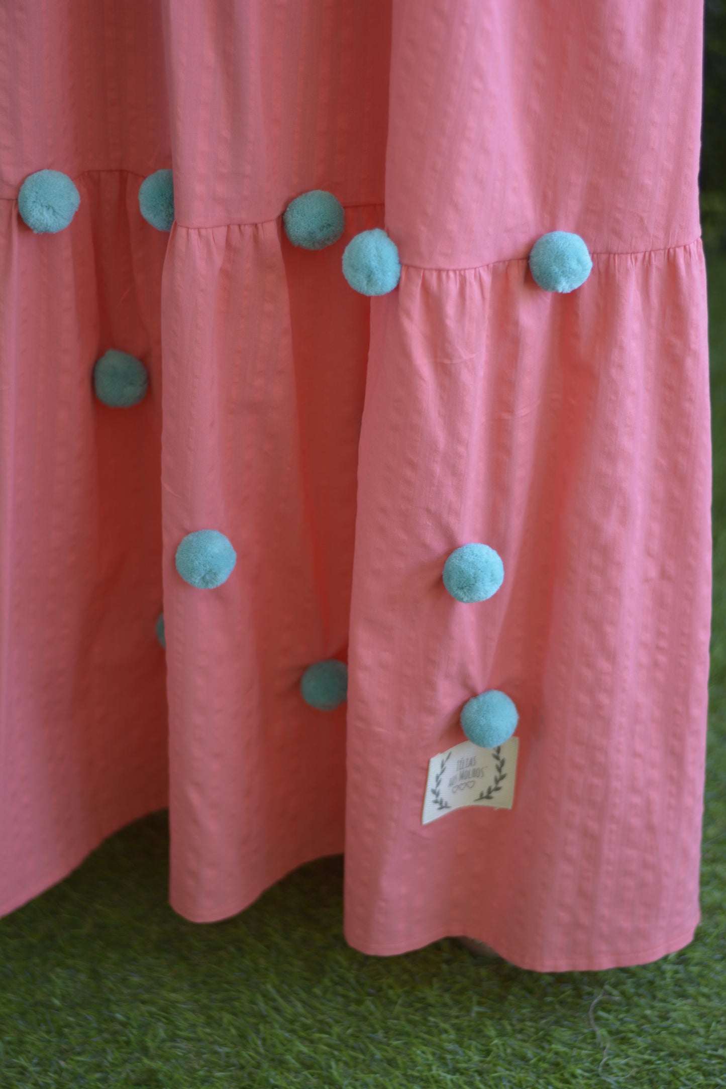 Vestido Coral Pompons