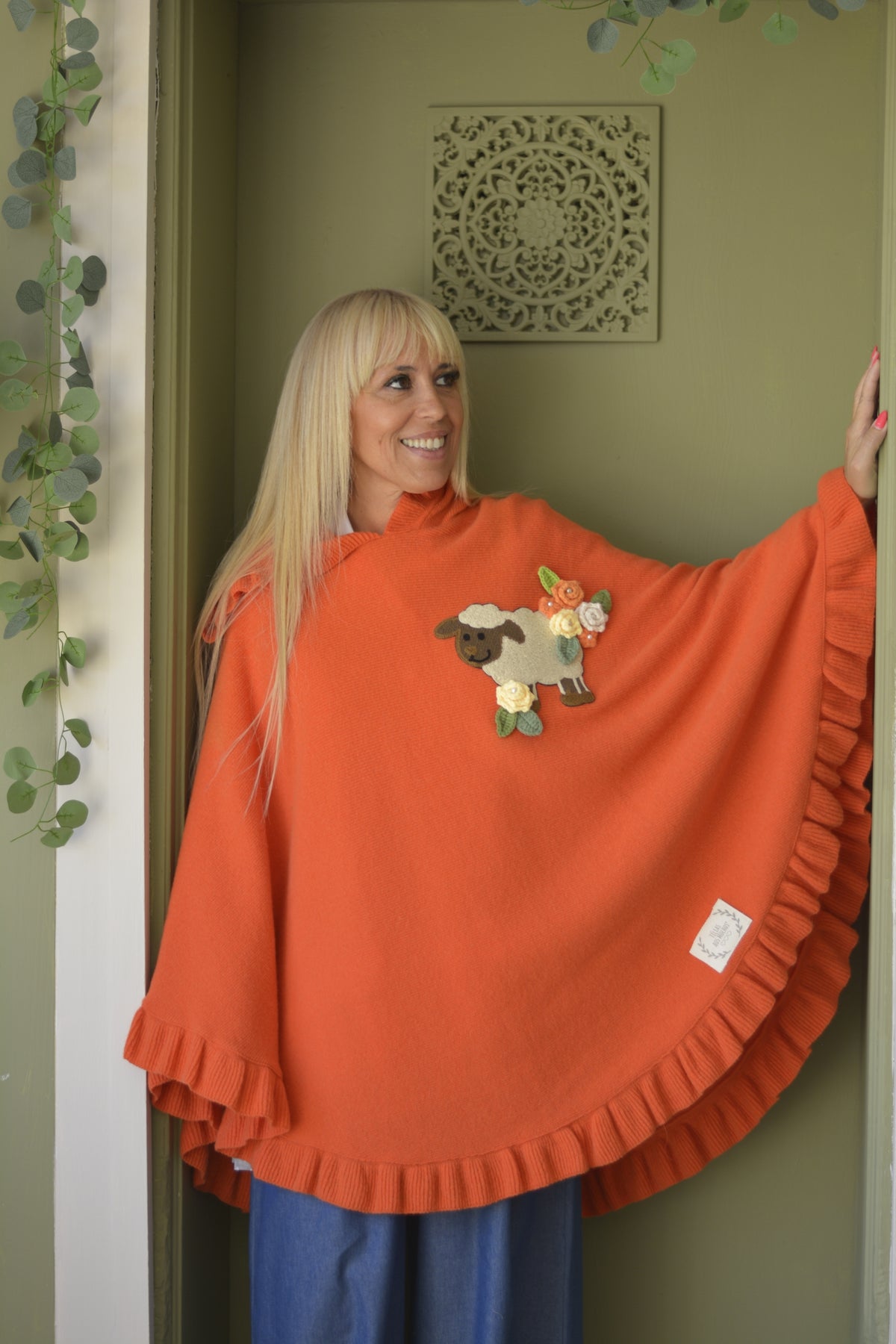 Poncho Lambezul Laranja Ovelha