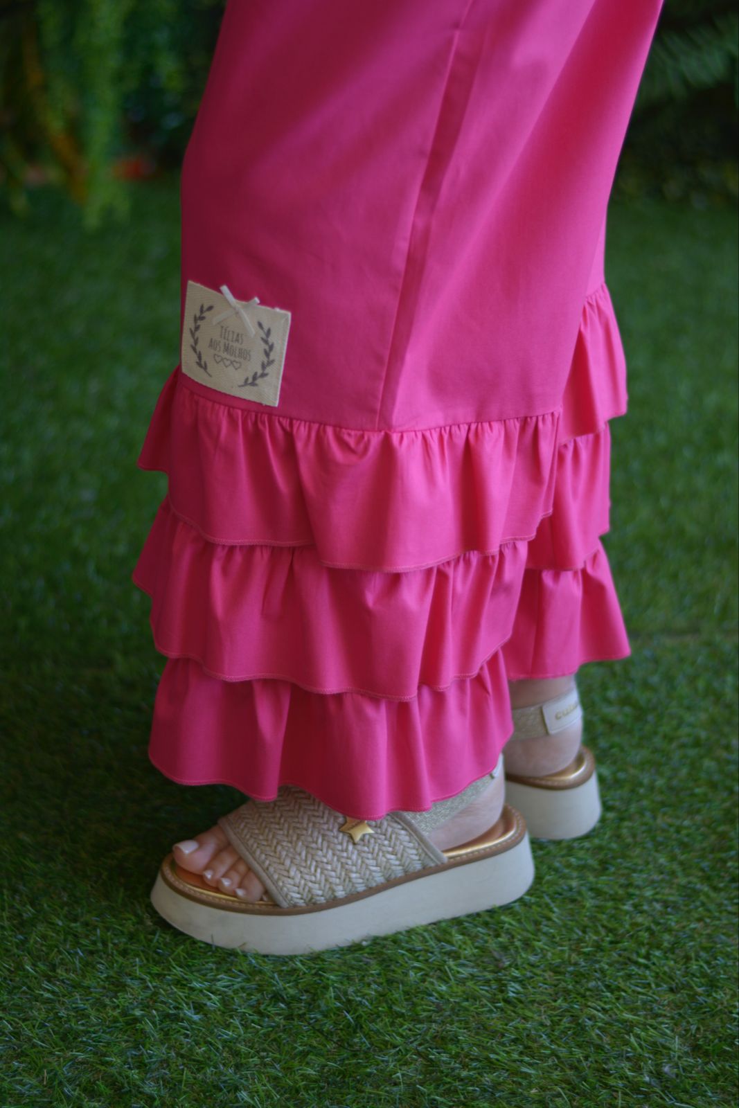 Pantalonas folhos fuschia