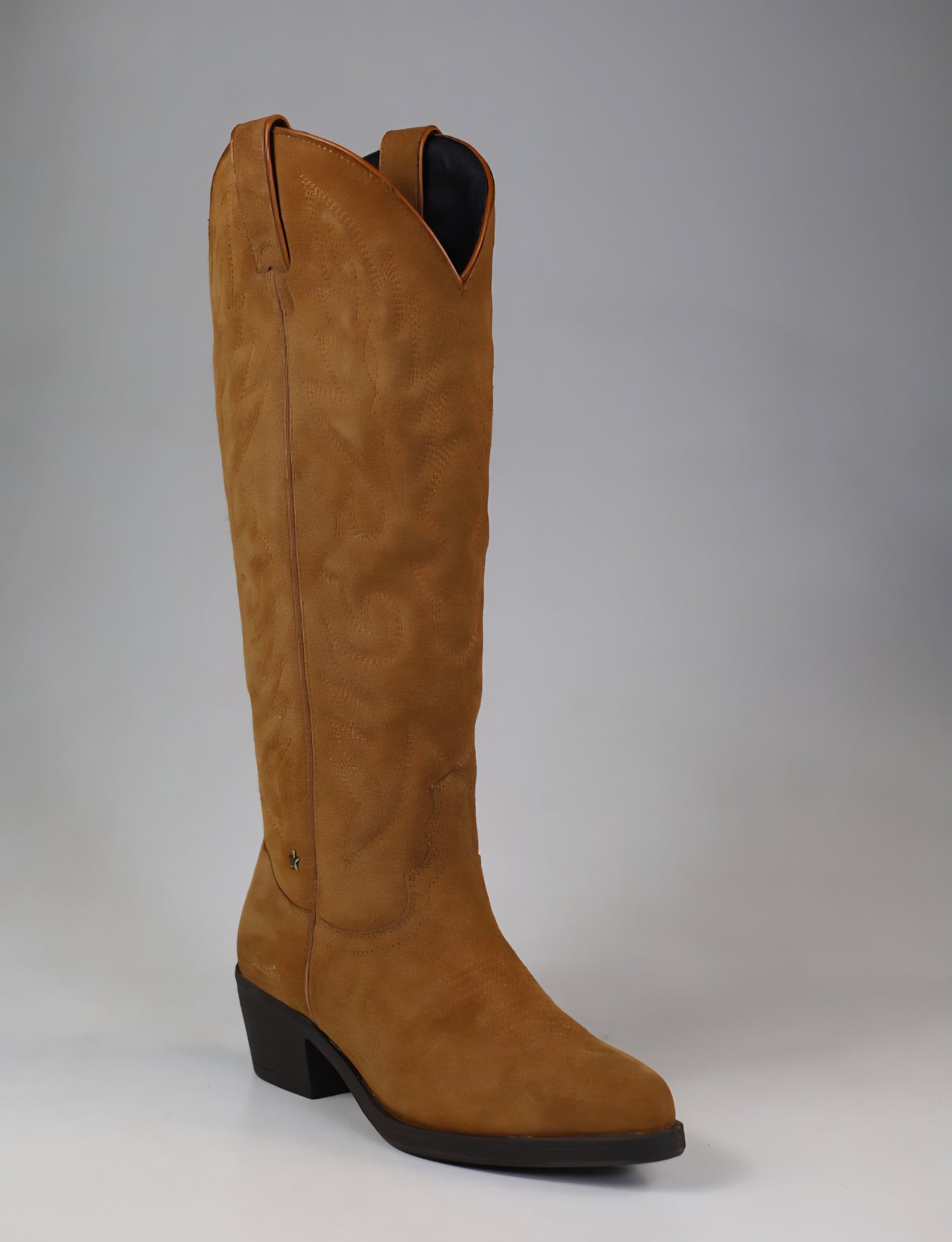 Botas Cubanas em Camurça Camel