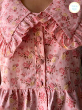 Carregar imagem no visualizador da galeria, Camisa flores rosa
