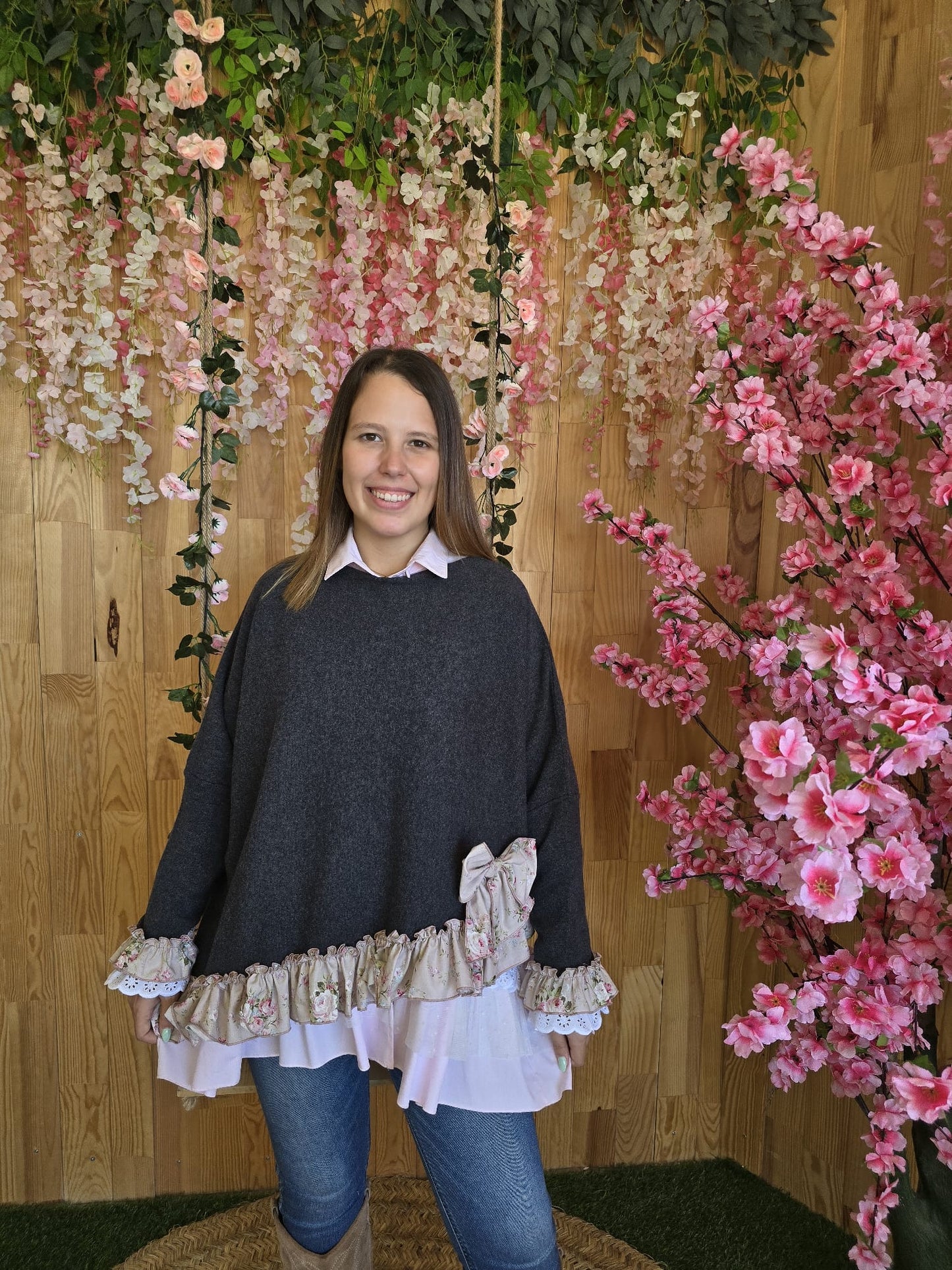 Camisola lambezul antracite com folho rosa flores