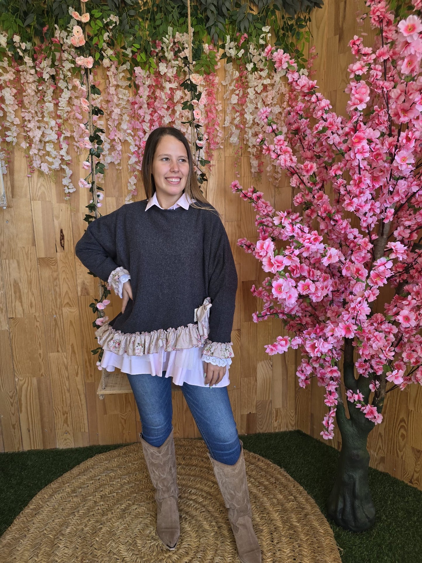 Camisola lambezul antracite com folho rosa flores