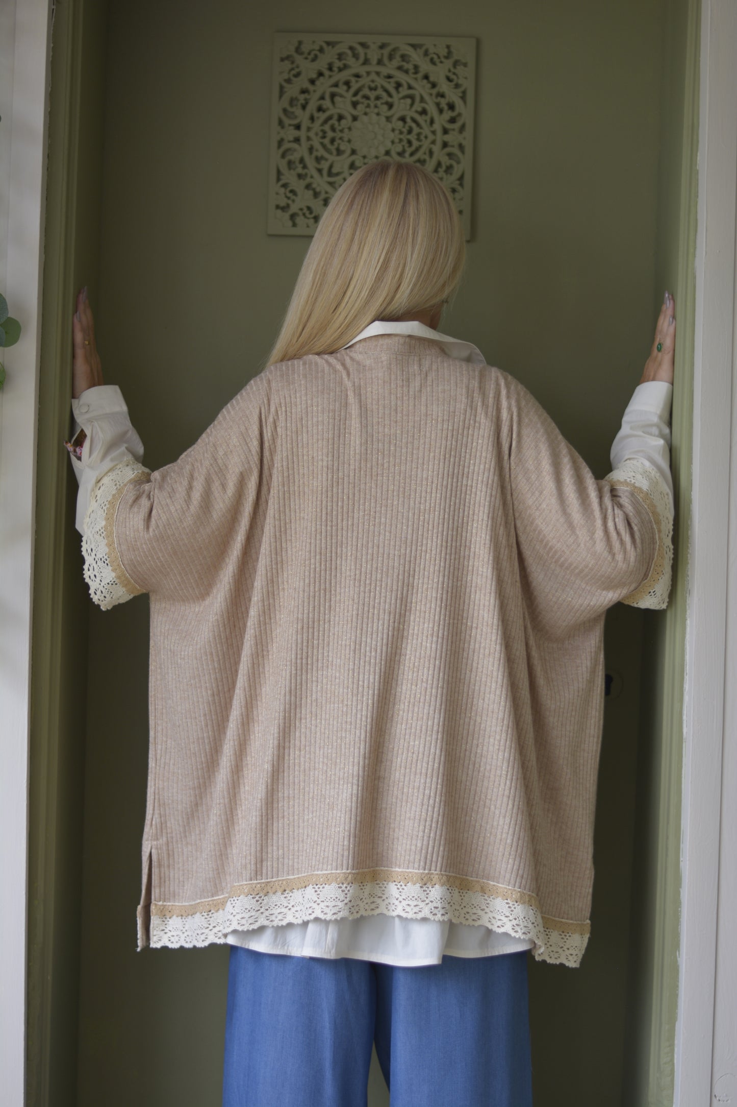 Kimono Camel com Fio Dourado