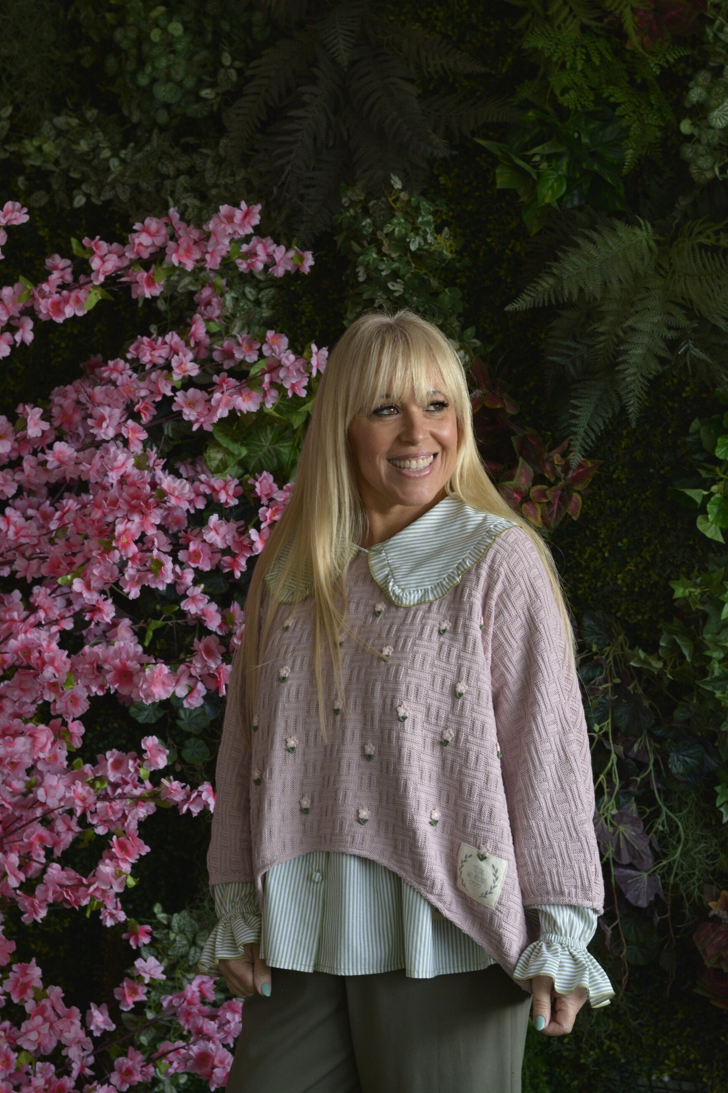 Poncho Rosa com Flores