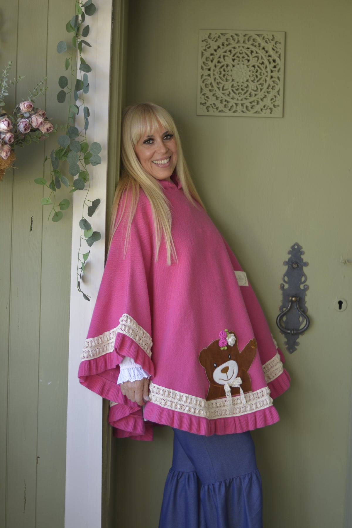 Poncho Lambezul Fuschia Ursa
