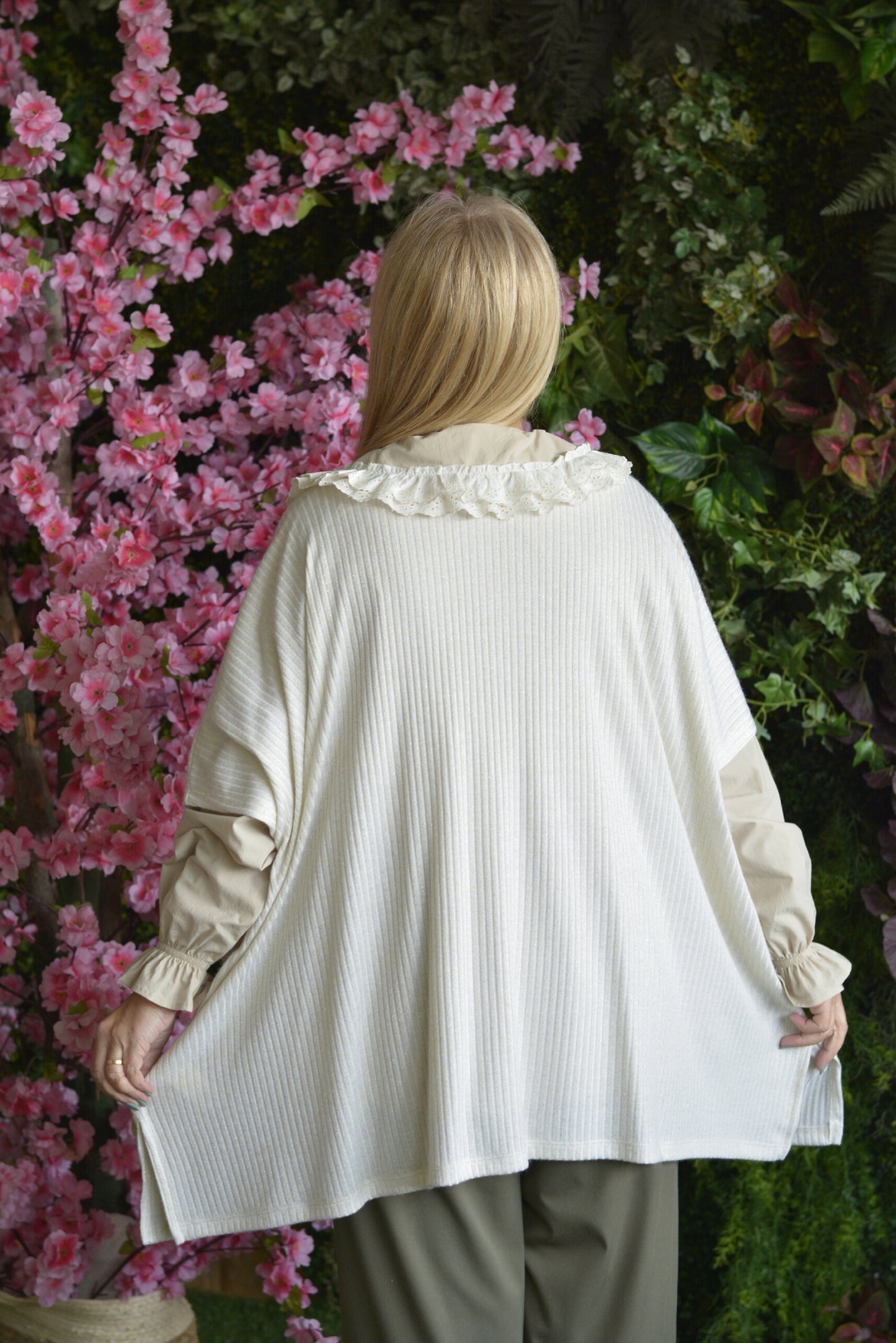Kimono Cru com Fio Dourado