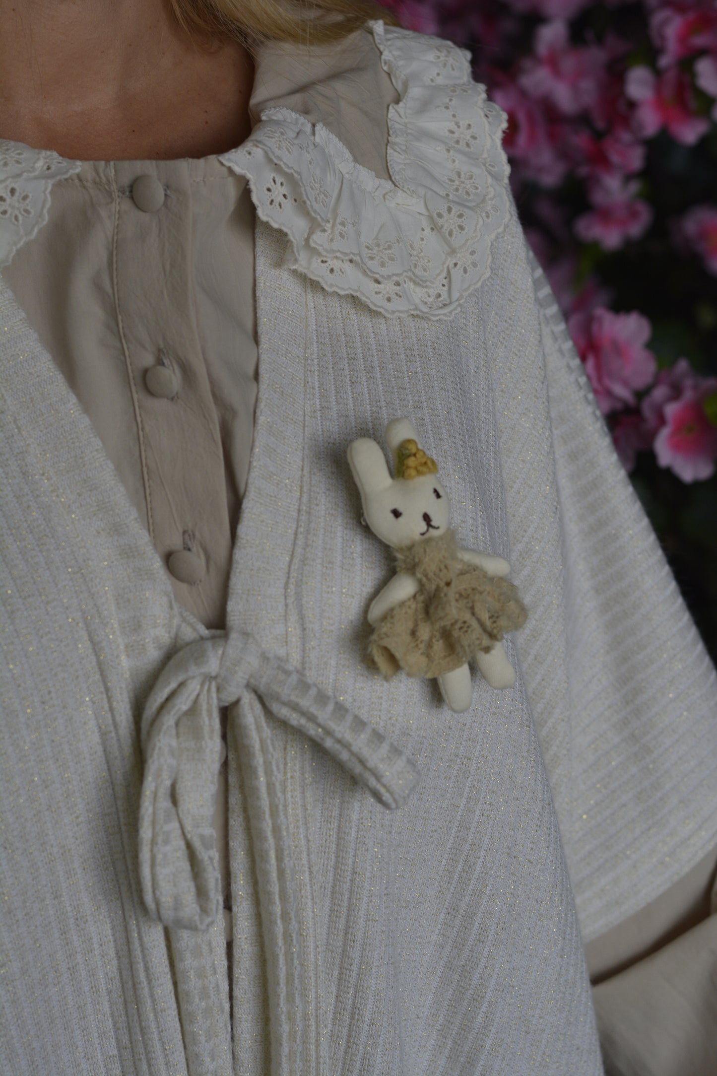 Kimono Cru com Fio Dourado