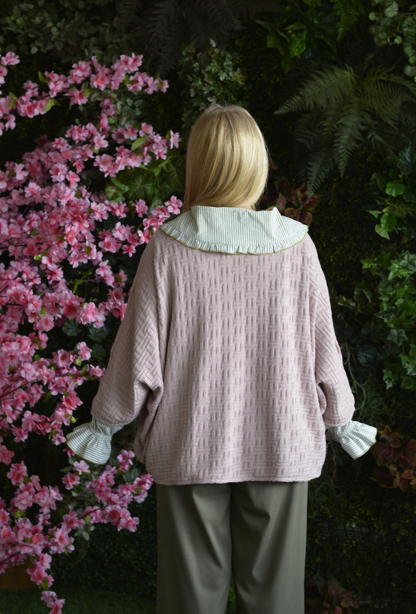 Poncho Rosa com Flores