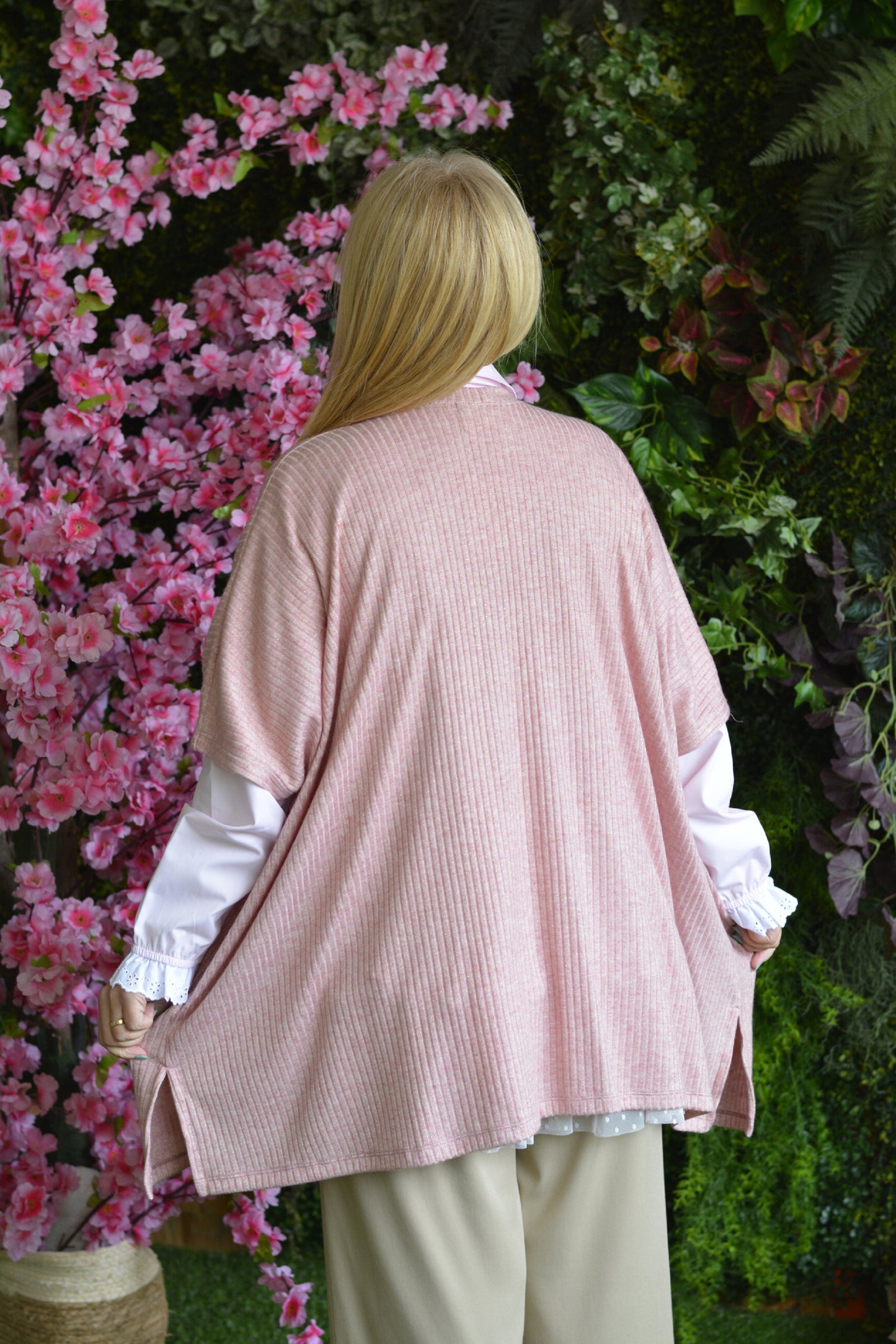 Kimono Rosa com Fio Dourado